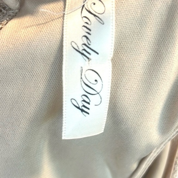 Lovely Day,(Made in USA),Lightweight Shimmering-Gold,Textured,Dress Up or Down,S - Picture 3 of 10